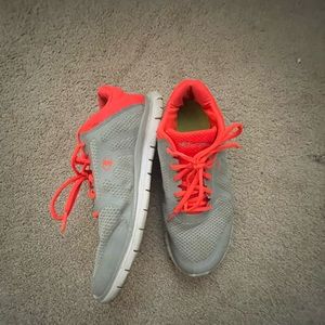 champion size 8.5 women’s sneakers